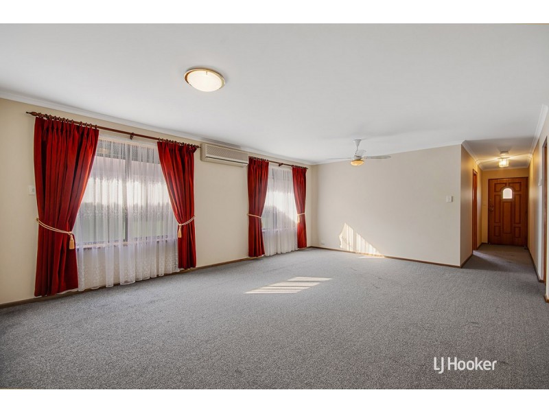 12 Chestnut Grove, Hillbank SA 5112