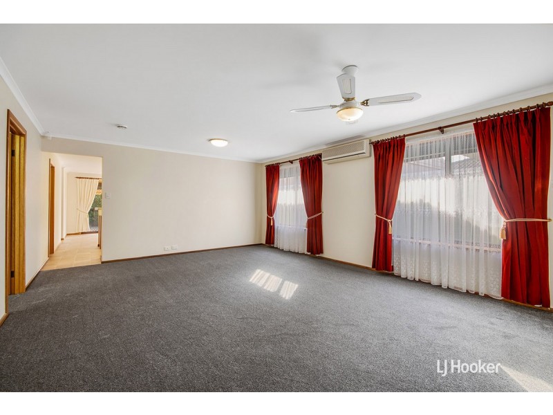 12 Chestnut Grove, Hillbank SA 5112