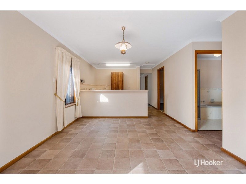 12 Chestnut Grove, Hillbank SA 5112