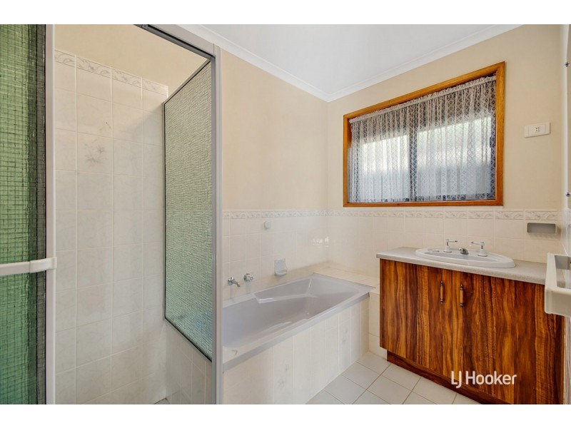 12 Chestnut Grove, Hillbank SA 5112