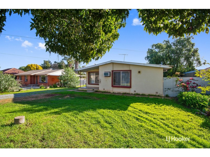 23 Bloomfield Crescent, Elizabeth Downs SA 5113