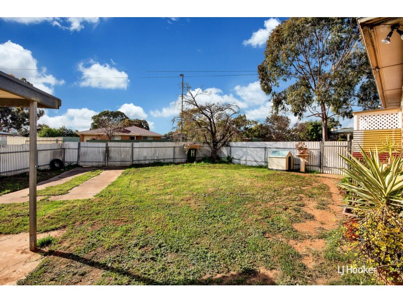 11 Leslie Street, Elizabeth East SA 5112