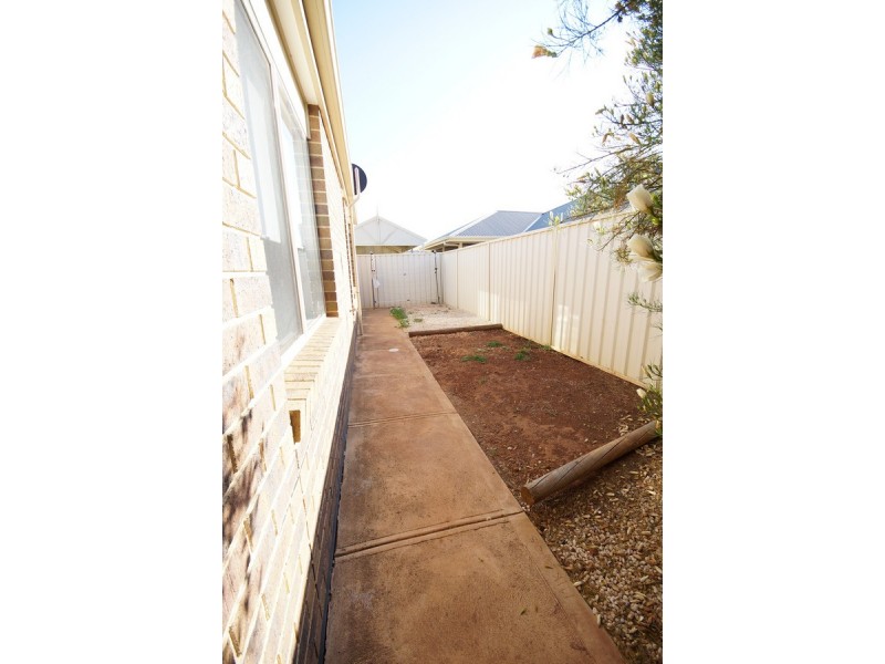 3 Kentia Drive, Para Hills West SA 5096