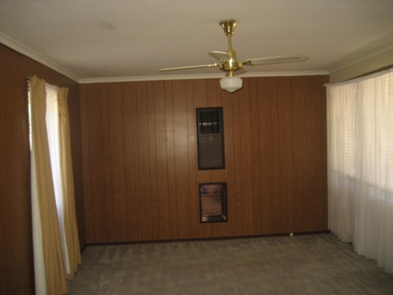 16 Burford Street, Elizabeth Downs SA 5113