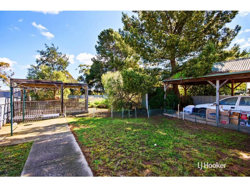 4 Hogarth Road, Elizabeth South SA 5112