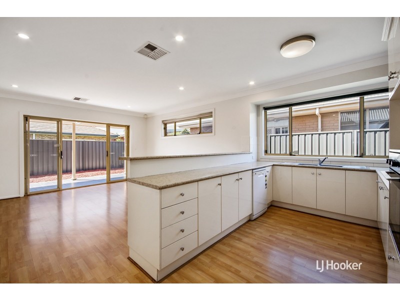 14 East Parkway, Andrews Farm SA 5114