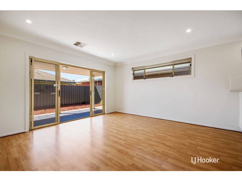 14 East Parkway, Andrews Farm SA 5114