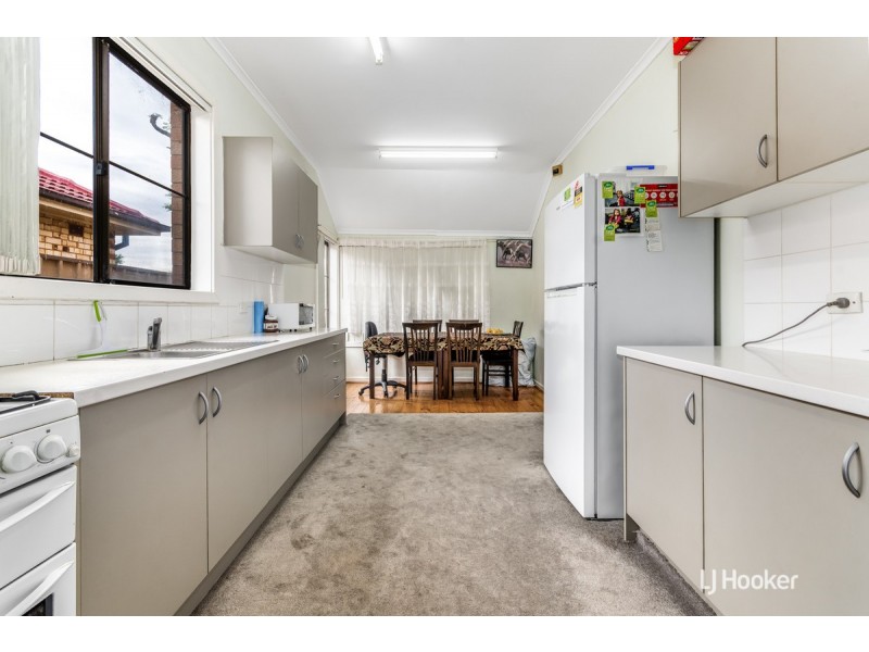 8 Winklebury Road, Elizabeth Vale SA 5112