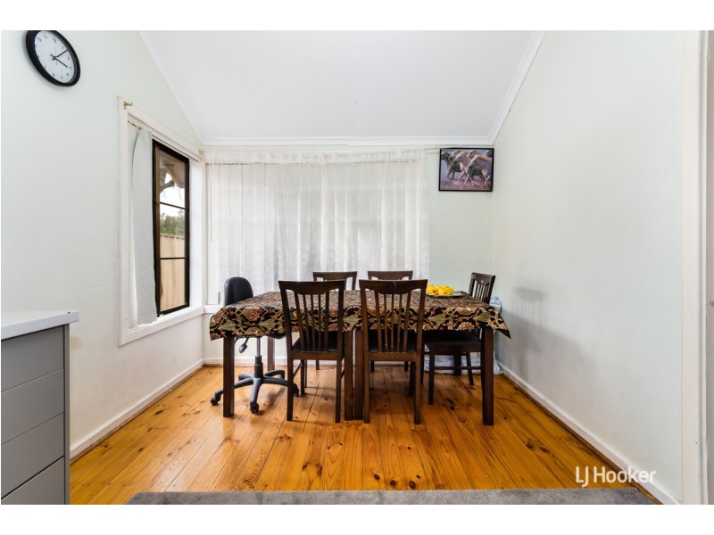 8 Winklebury Road, Elizabeth Vale SA 5112