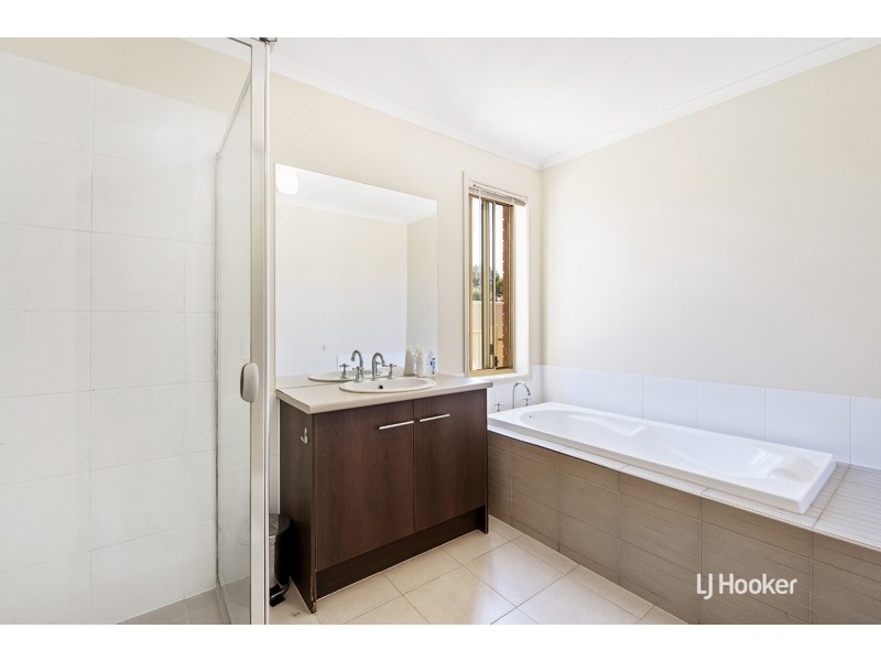 5 Navigator Parade, Smithfield SA 5114