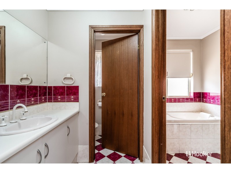 27 Kingate Boulevard, Blakeview SA 5114