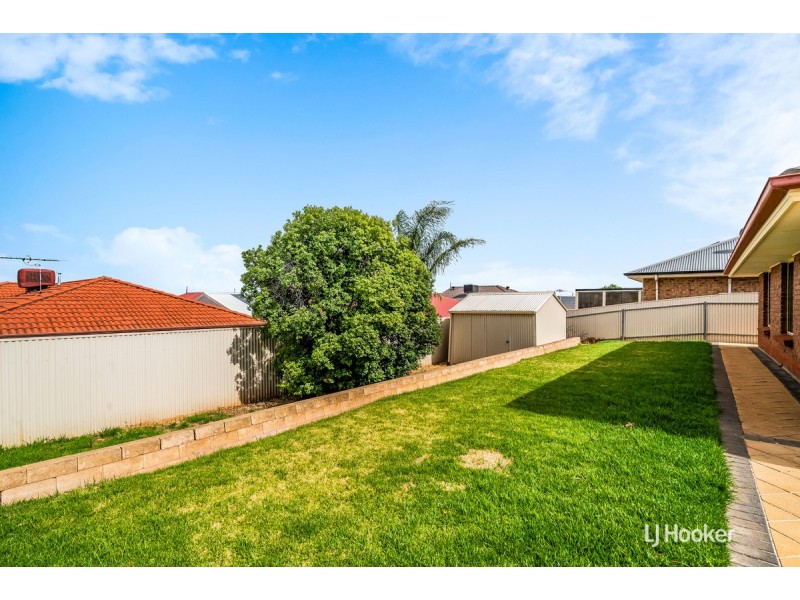 27 Kingate Boulevard, Blakeview SA 5114