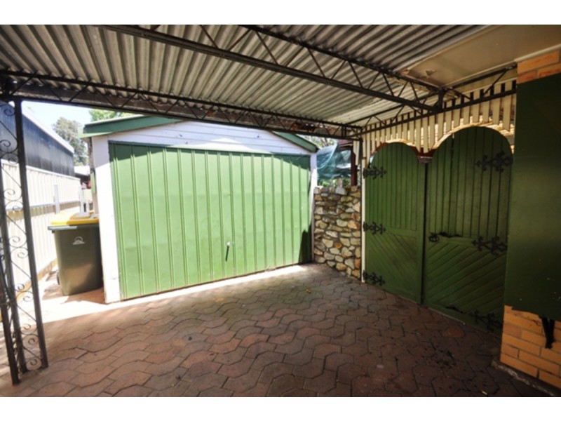 8 Banwell Street, Elizabeth Vale SA 5112