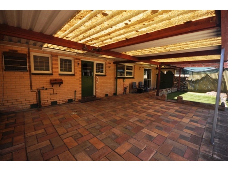 8 Banwell Street, Elizabeth Vale SA 5112