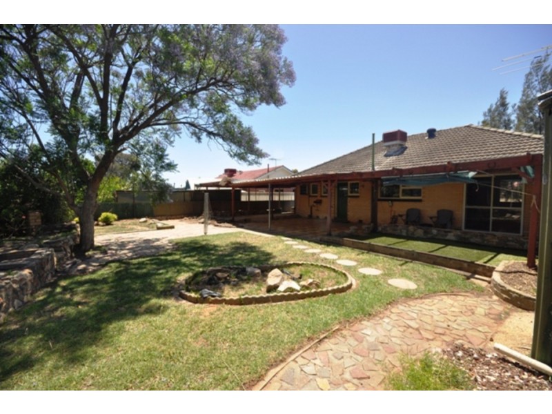 8 Banwell Street, Elizabeth Vale SA 5112