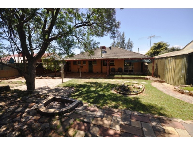 8 Banwell Street, Elizabeth Vale SA 5112