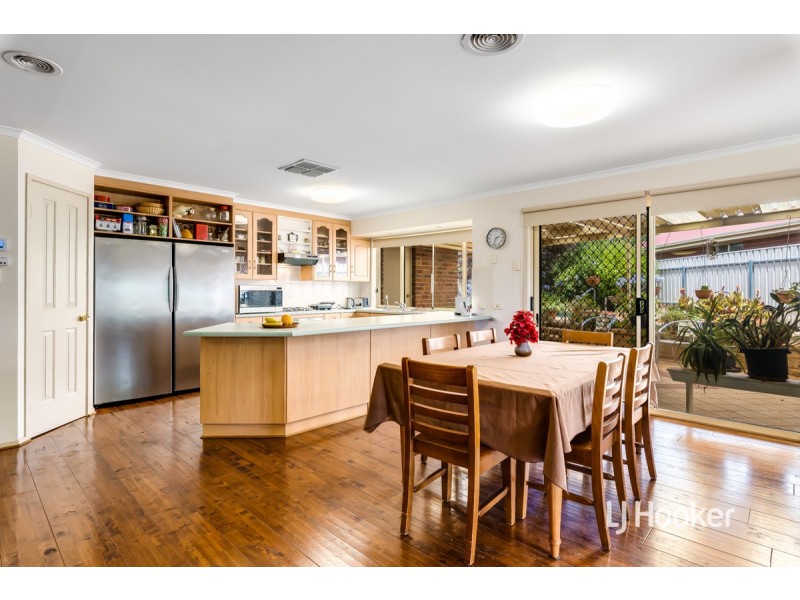 34 Thiele Crescent, Evanston Park SA 5116