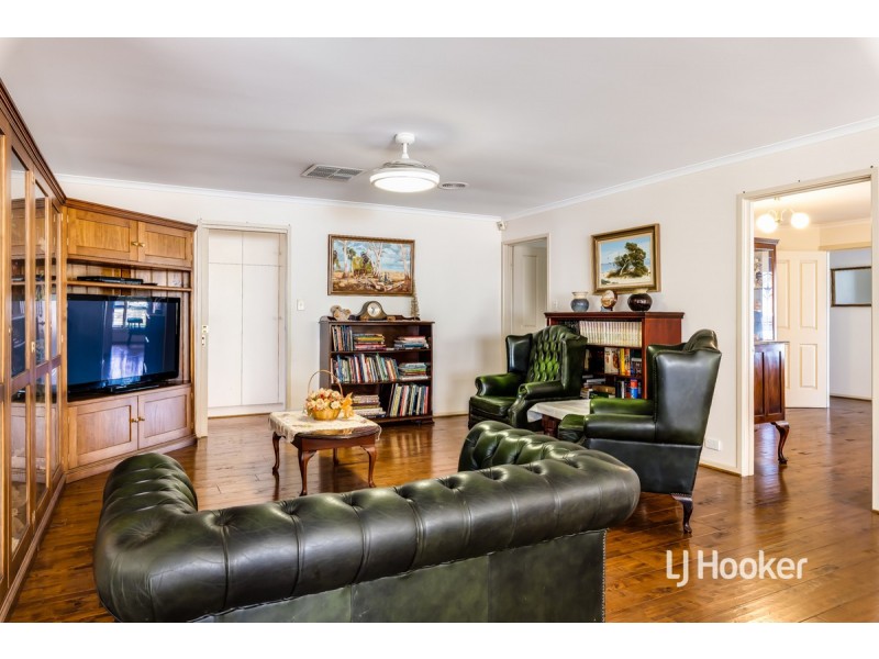 34 Thiele Crescent, Evanston Park SA 5116