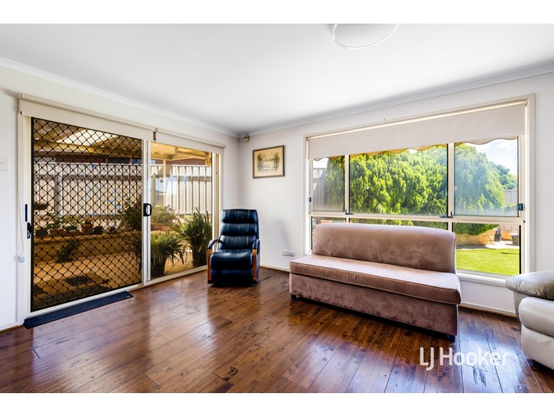 34 Thiele Crescent, Evanston Park SA 5116