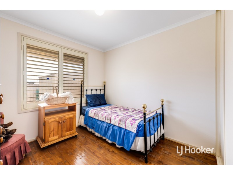 34 Thiele Crescent, Evanston Park SA 5116