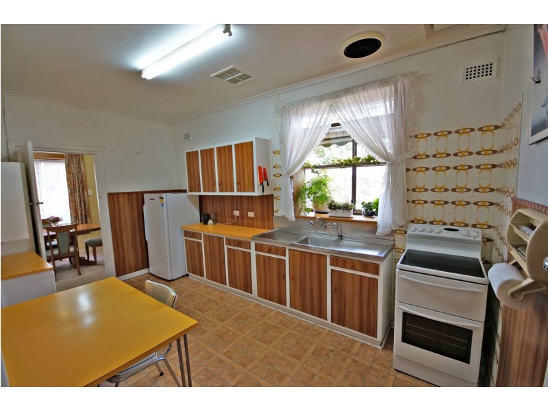 6 Sandleheath Road, Elizabeth Grove SA 5112