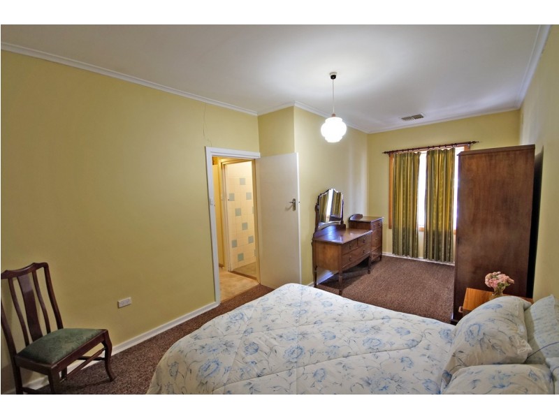 6 Sandleheath Road, Elizabeth Grove SA 5112
