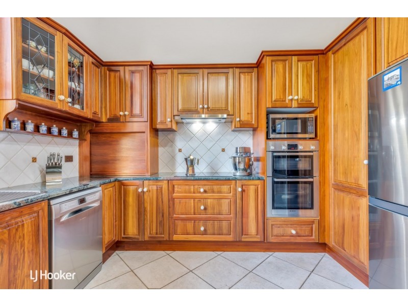 111 Woolnough Road, Largs Bay SA 5016