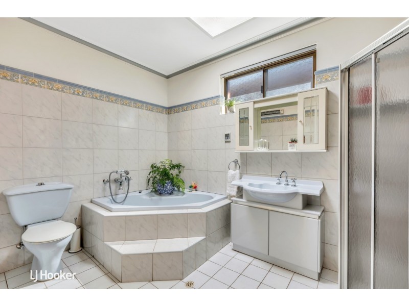 111 Woolnough Road, Largs Bay SA 5016