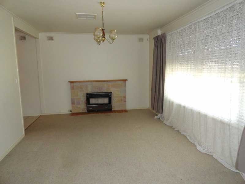 40 Lindsay Avenue, Valley View SA 5093
