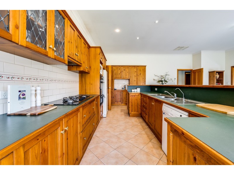 2 Leewood Court, Paradise SA 5075