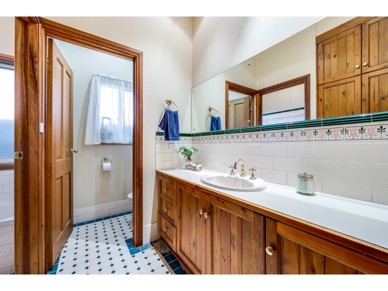2 Leewood Court, Paradise SA 5075