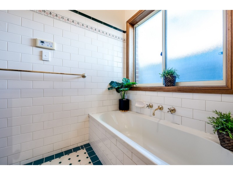 2 Leewood Court, Paradise SA 5075