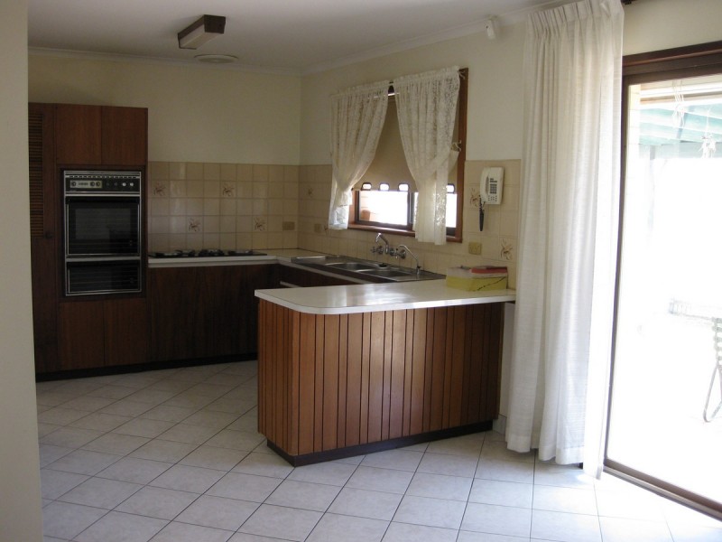 22 Clark Crescent, Paradise SA 5075