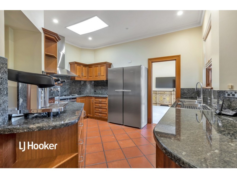 11 Burnalta Crescent, Burnside SA 5066