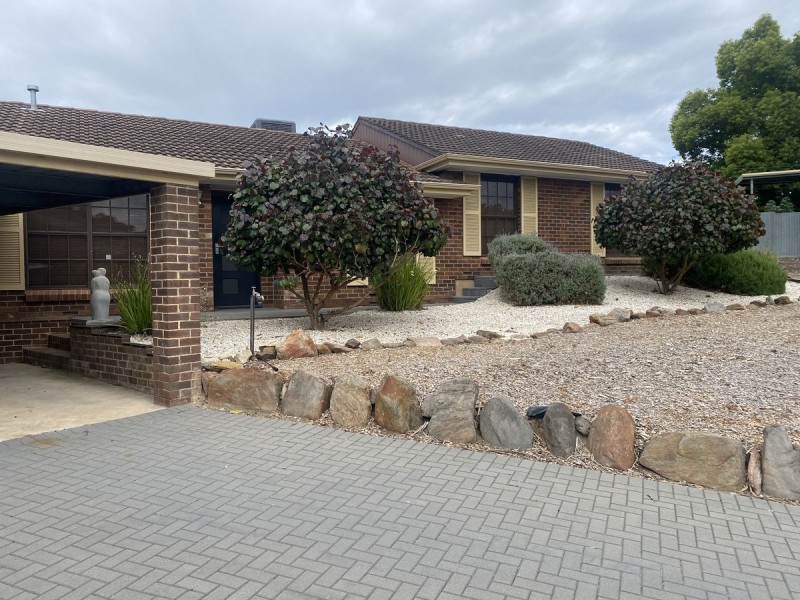17 Haddington Court, Valley View SA 5093