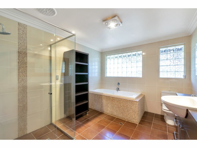 17 Haddington Court, Valley View SA 5093