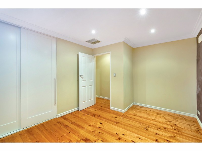 17 Haddington Court, Valley View SA 5093