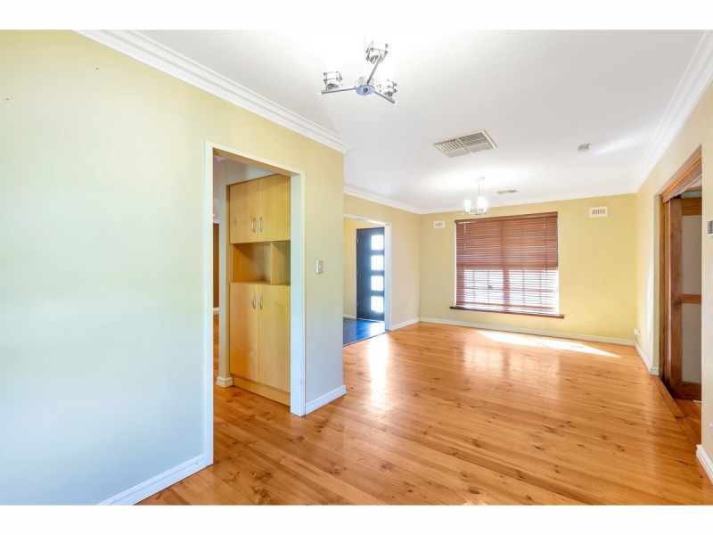 17 Haddington Court, Valley View SA 5093