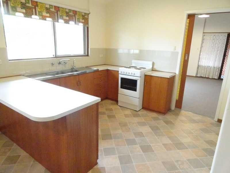 2 Torrens Avenue, Paradise SA 5075