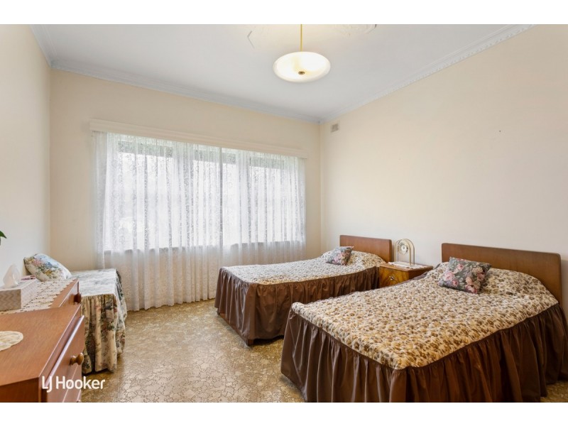 8 Piccadilly Crescent, Campbelltown SA 5074