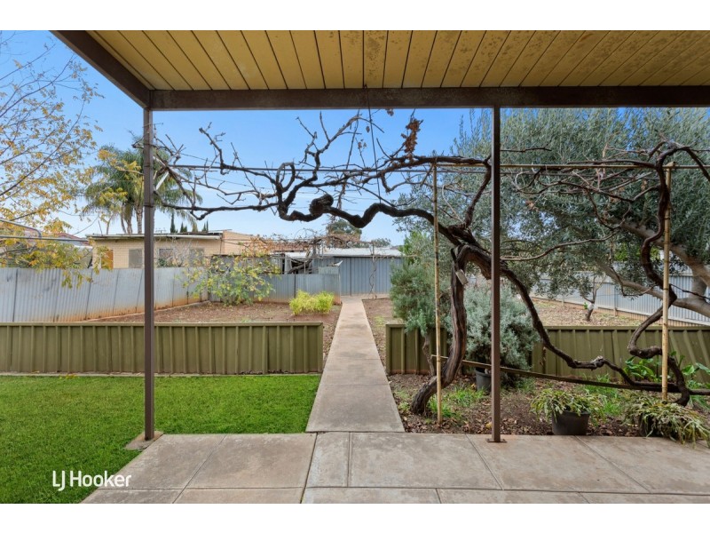 8 Piccadilly Crescent, Campbelltown SA 5074