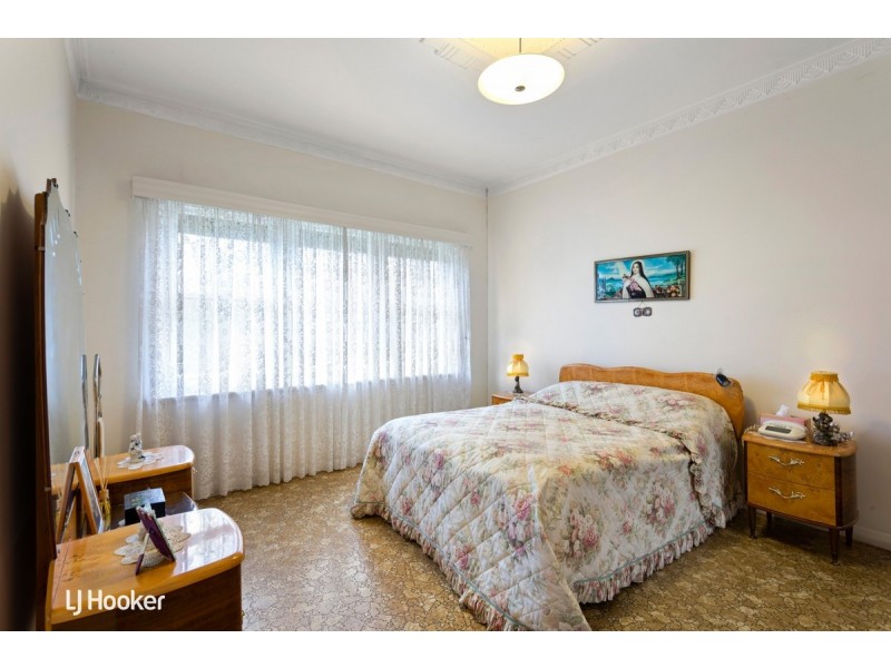 8 Piccadilly Crescent, Campbelltown SA 5074