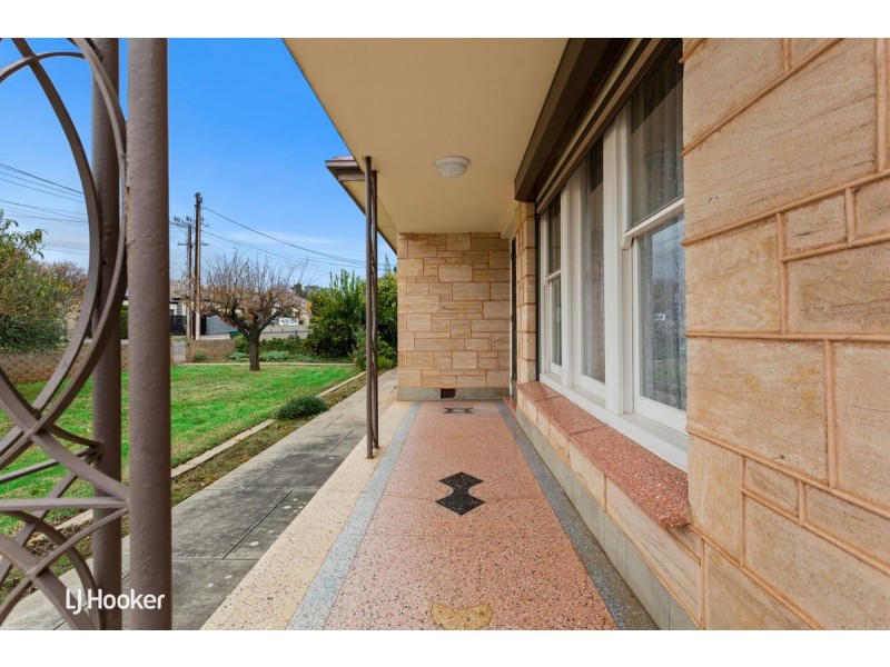 8 Piccadilly Crescent, Campbelltown SA 5074