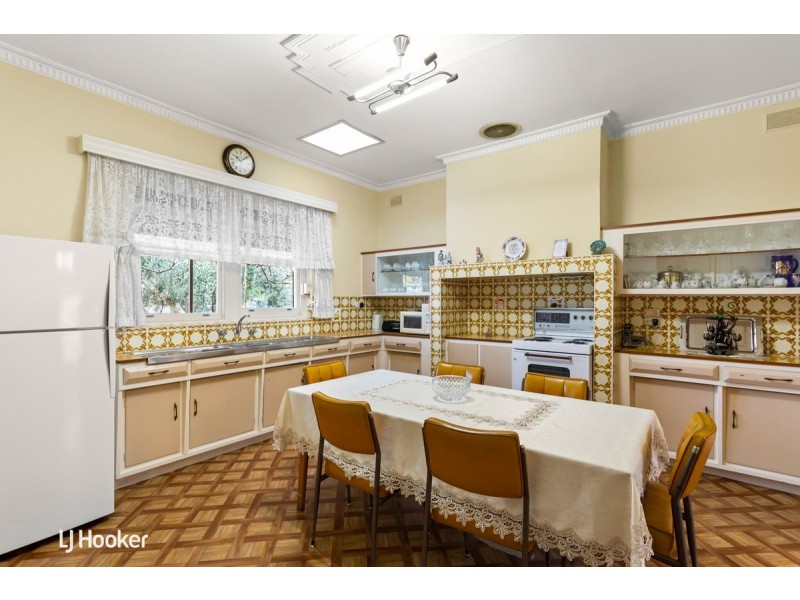 8 Piccadilly Crescent, Campbelltown SA 5074