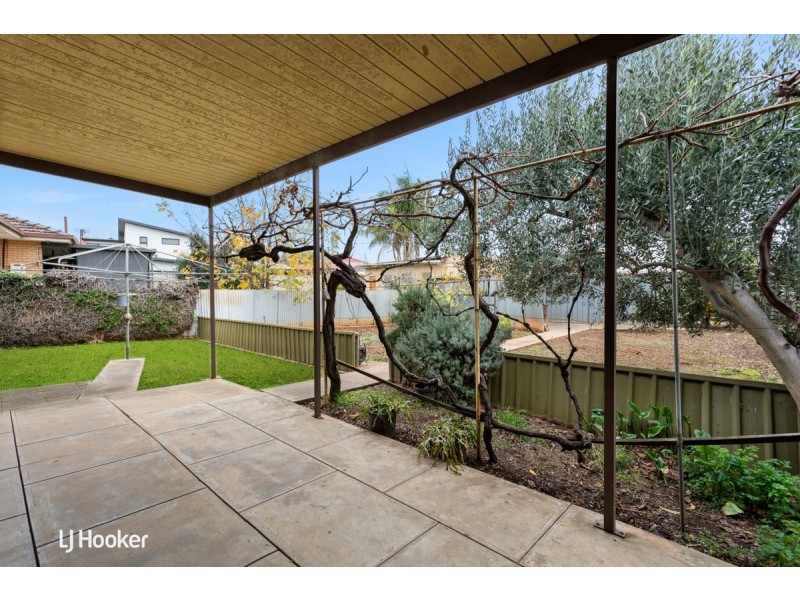 8 Piccadilly Crescent, Campbelltown SA 5074