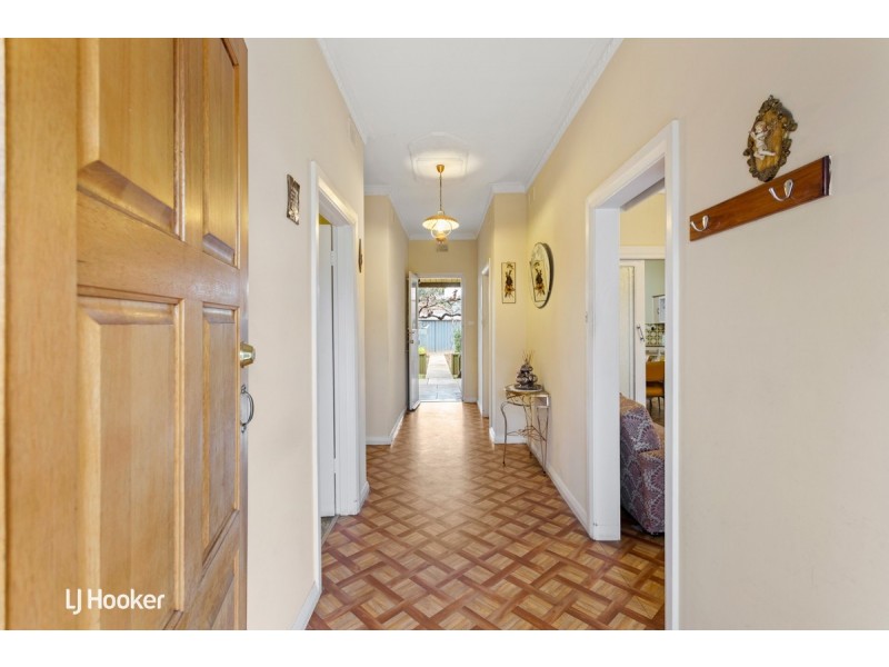 8 Piccadilly Crescent, Campbelltown SA 5074