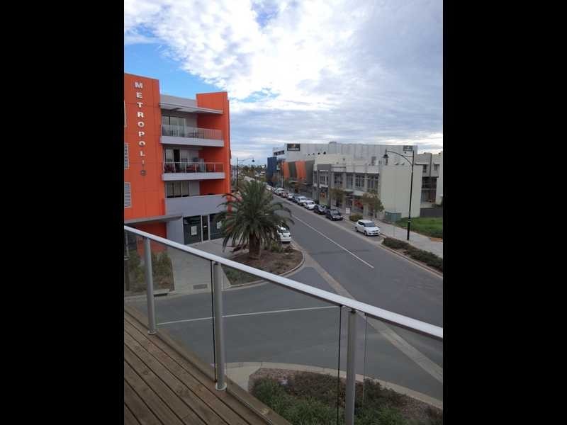 7 / 16 – 1 Metro Parade, Mawson Lakes SA 5095