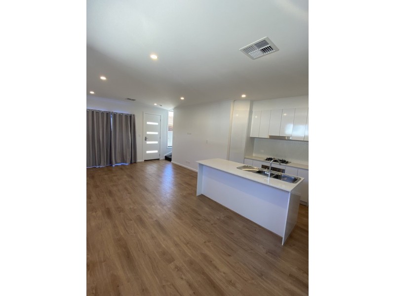 1/2 Lorenz Street, Campbelltown SA 5074