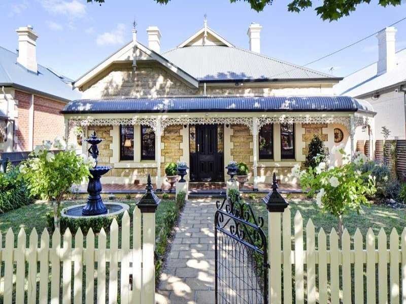 31 Seventh Avenue, St Peters SA 5069