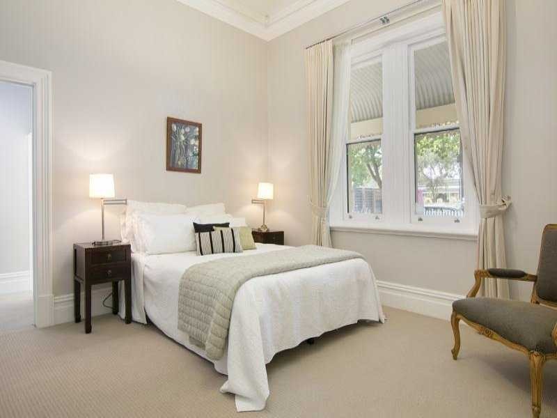 31 Seventh Avenue, St Peters SA 5069